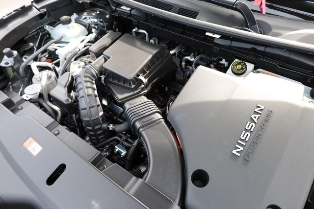 Nissan Rogue Plug-In Hybrid Vehicle Image 28