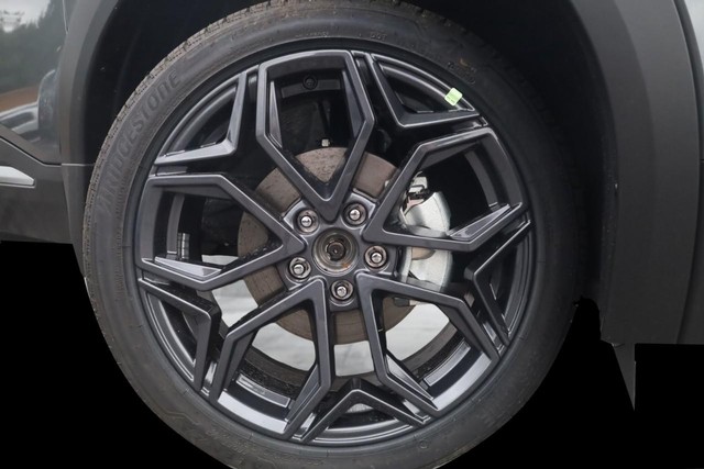 Nissan Kicks Vehicle Image 03