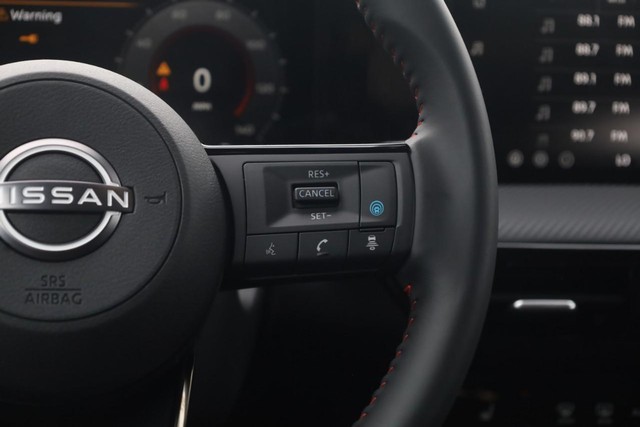 Nissan Kicks Vehicle Image 09