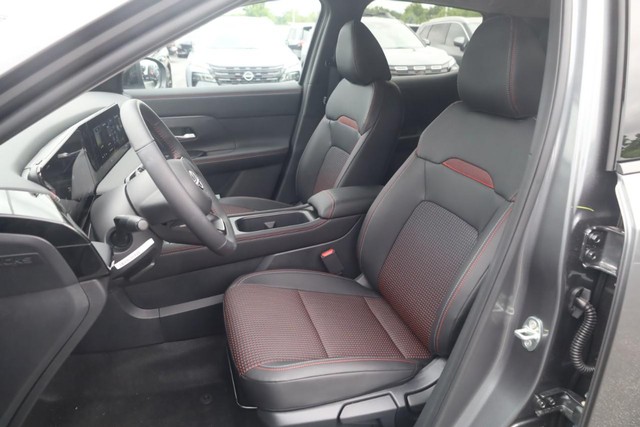 Nissan Kicks Vehicle Image 19