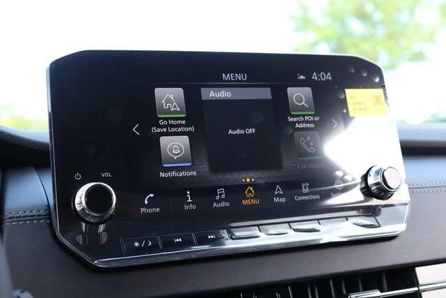 Nissan Rogue Plug-In Hybrid Vehicle Full-screen Gallery Image 12