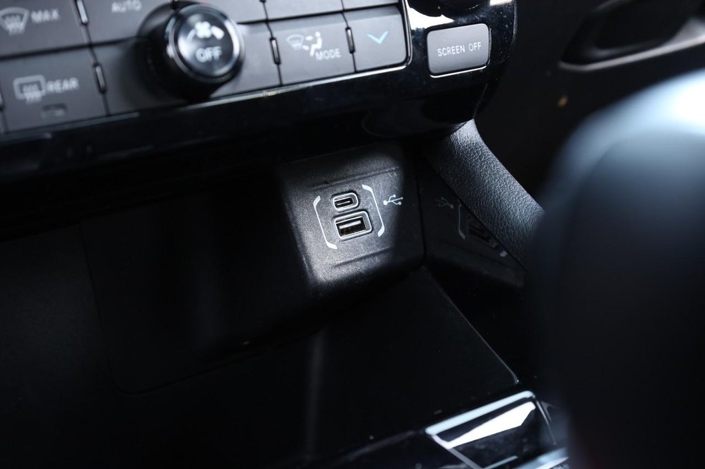 Jeep Compass Vehicle Image 14