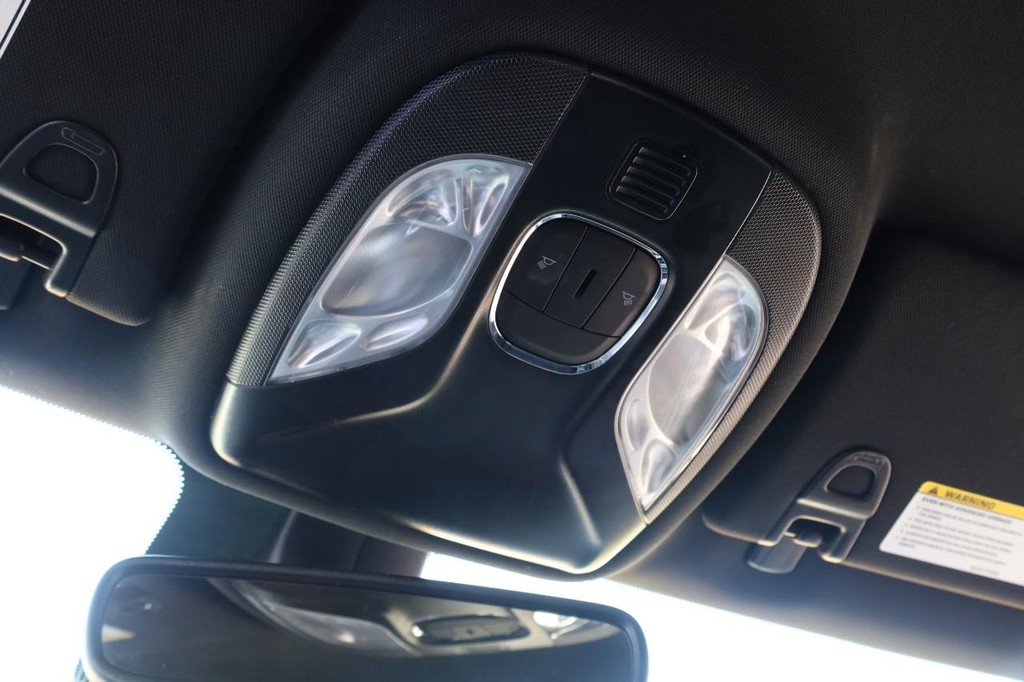 Jeep Compass Vehicle Image 16