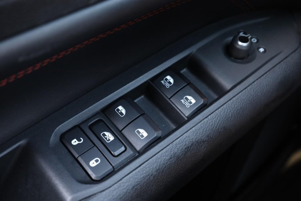 Jeep Compass Vehicle Image 17