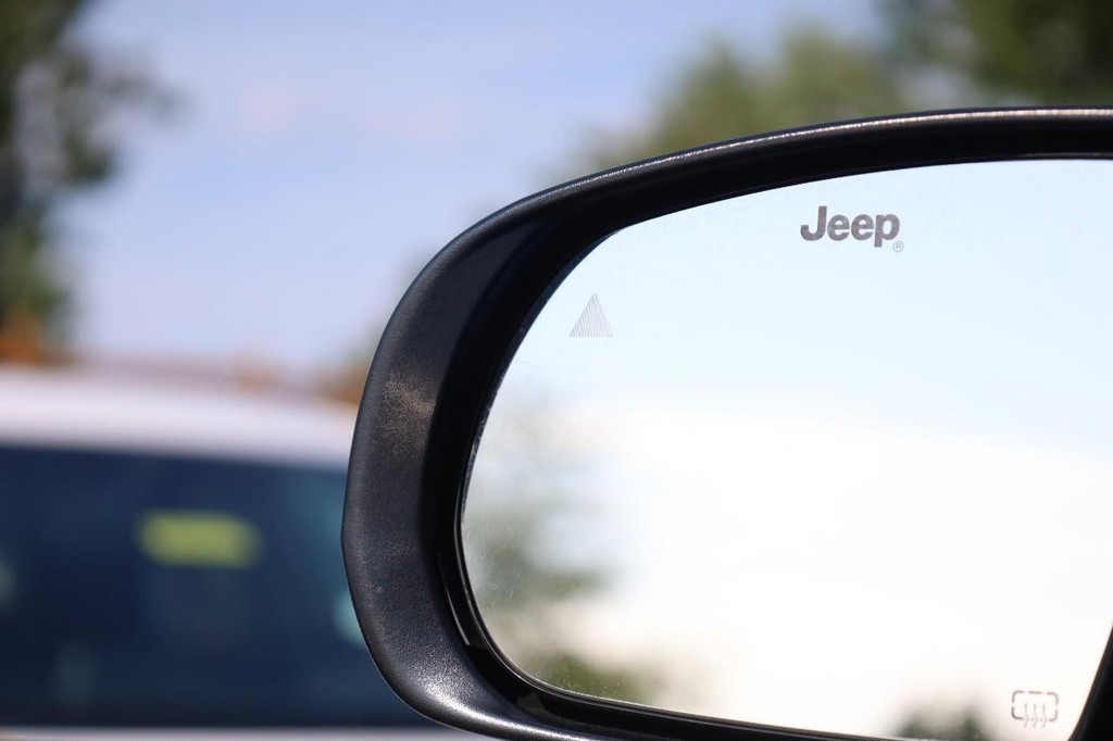 Jeep Compass Vehicle Image 19