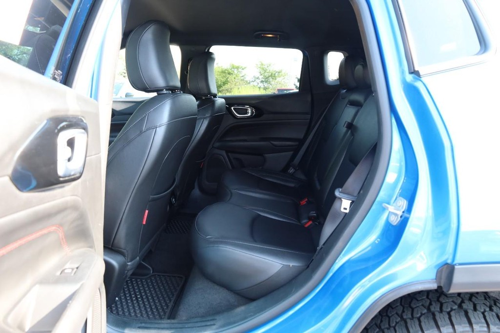 Jeep Compass Vehicle Image 20