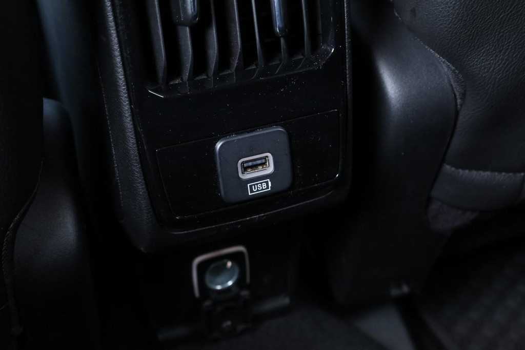 Jeep Compass Vehicle Image 21