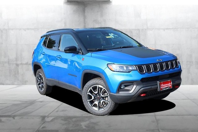 Jeep Compass Vehicle Image 02