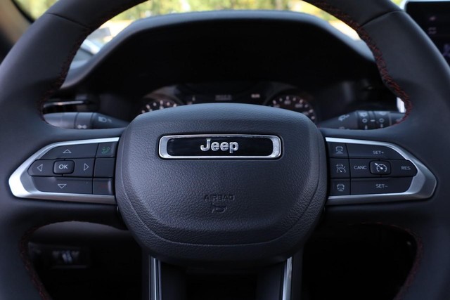 Jeep Compass Vehicle Image 09