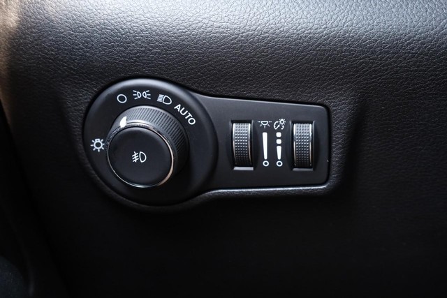 Jeep Compass Vehicle Image 18