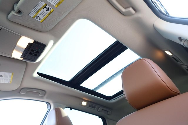 Nissan Pathfinder Vehicle Full-screen Gallery Image 11