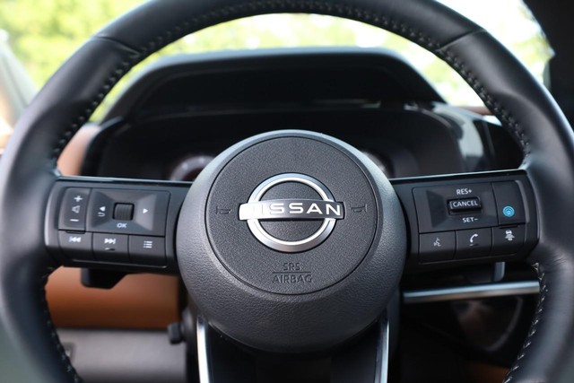 Nissan Pathfinder Vehicle Full-screen Gallery Image 13