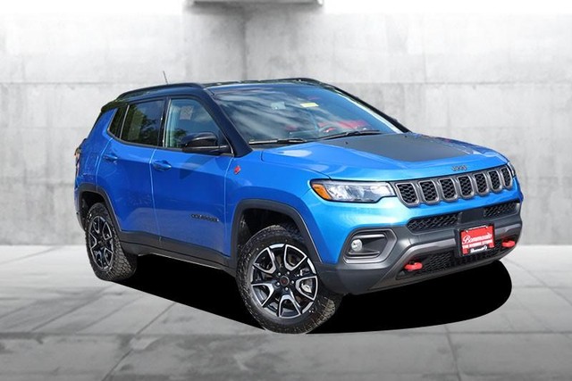 Jeep Compass Vehicle Full-screen Gallery Image 2