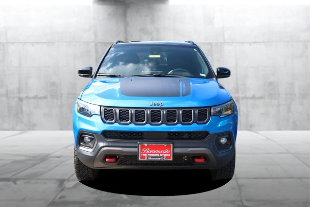 Jeep Compass Vehicle Full-screen Gallery Image 4