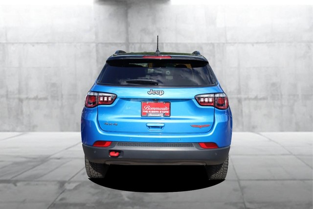 Jeep Compass Vehicle Full-screen Gallery Image 6