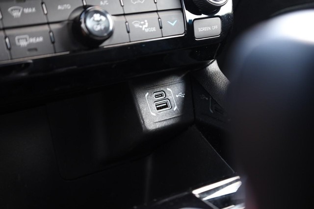 Jeep Compass Vehicle Full-screen Gallery Image 14