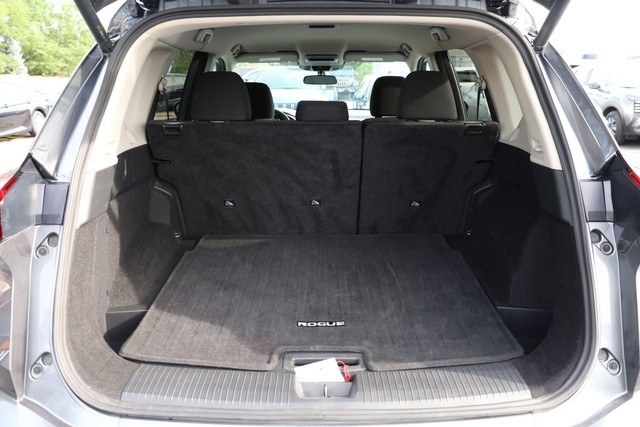 Nissan Rogue Vehicle Full-screen Gallery Image 7