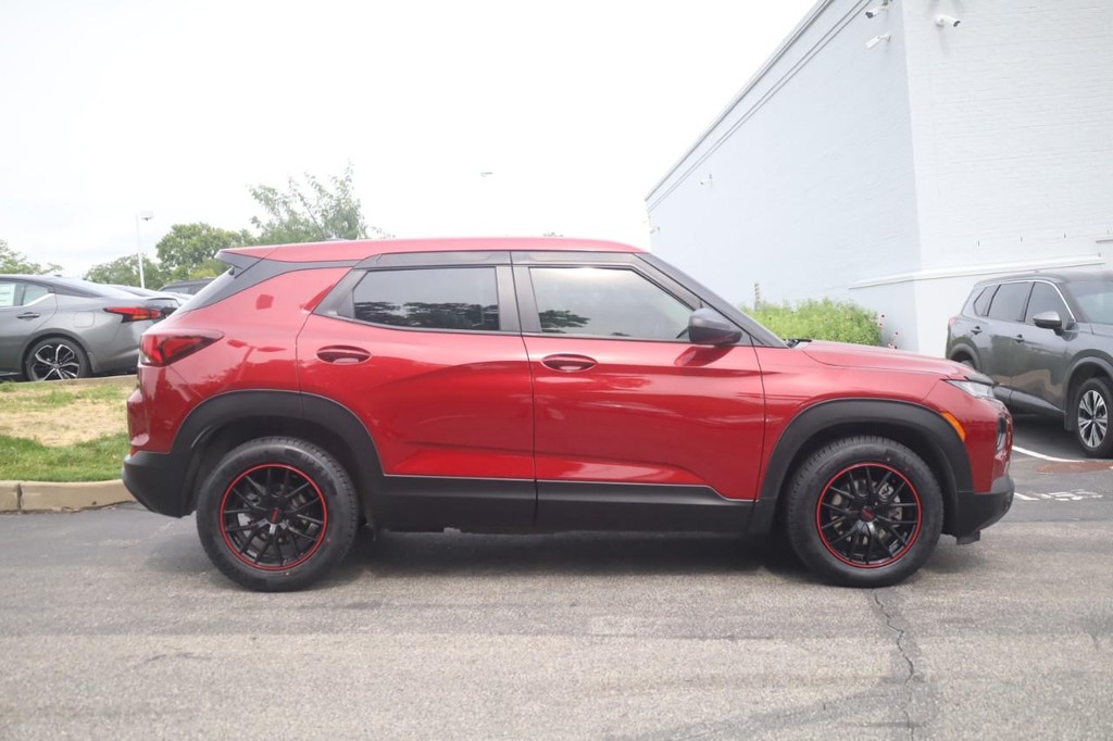Chevrolet Trailblazer Vehicle Full-screen Gallery Image 04