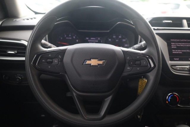 Chevrolet Trailblazer Vehicle Full-screen Gallery Image 8