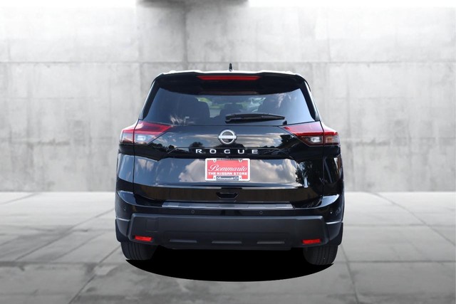 Nissan Rogue Vehicle Image 05