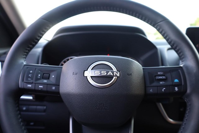 Nissan Rogue Vehicle Image 10