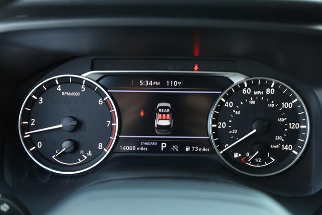 Nissan Rogue Vehicle Image 11