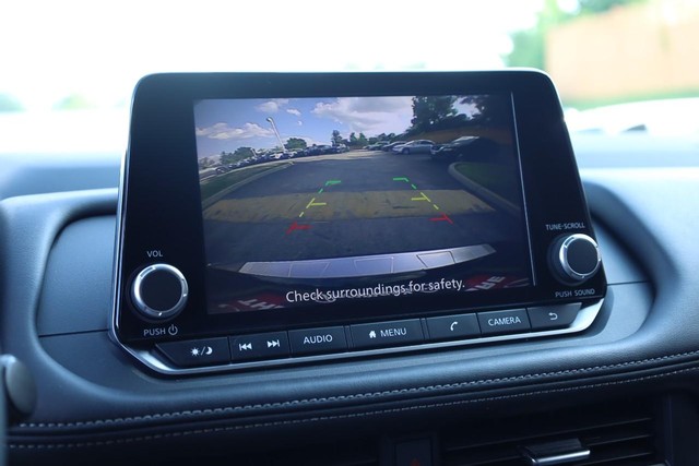 Nissan Rogue Vehicle Image 13
