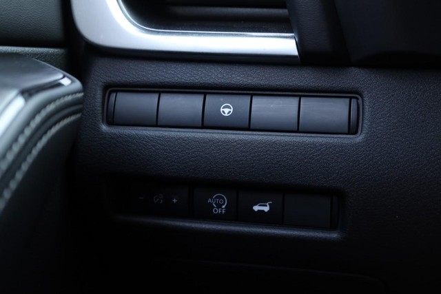 Nissan Rogue Vehicle Image 19