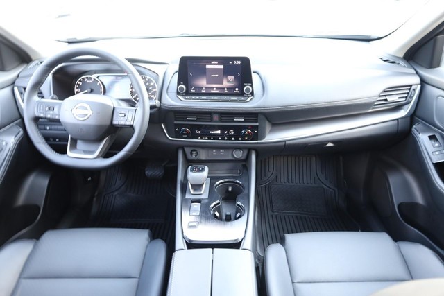 Nissan Rogue Vehicle Image 24