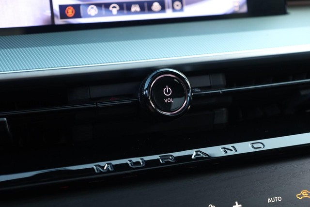 Nissan Murano Vehicle Image 16