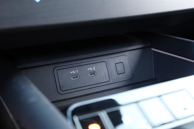Nissan Murano Vehicle Image 18