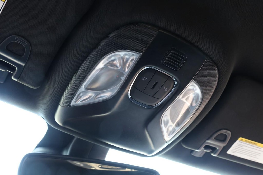 Jeep Compass Vehicle Image 15
