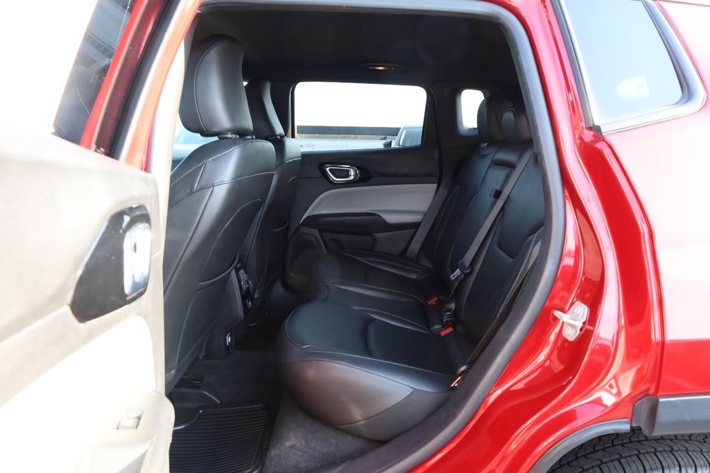 Jeep Compass Vehicle Image 19