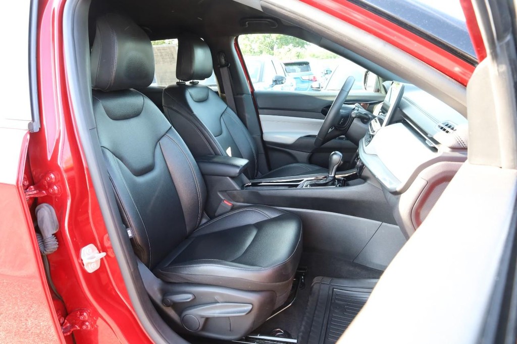 Jeep Compass Vehicle Image 23