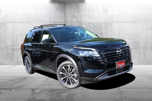 Nissan Pathfinder Vehicle Image 02