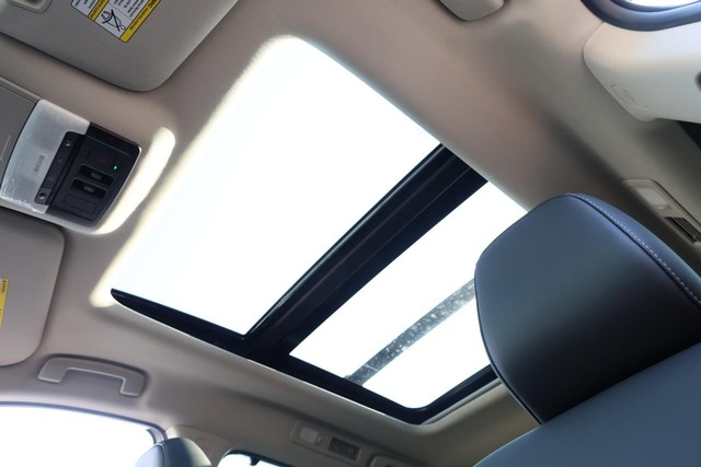 Nissan Pathfinder Vehicle Image 11