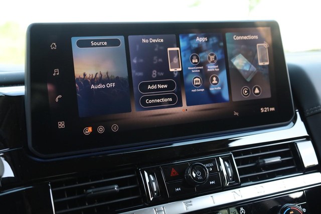 Nissan Pathfinder Vehicle Image 15