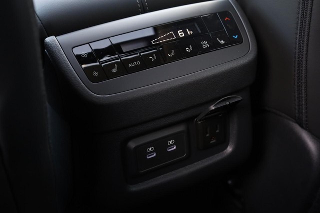 Nissan Pathfinder Vehicle Image 28