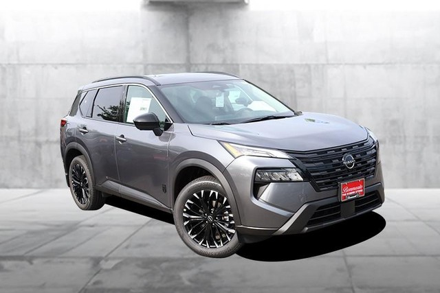 Nissan Rogue Vehicle Full-screen Gallery Image 2