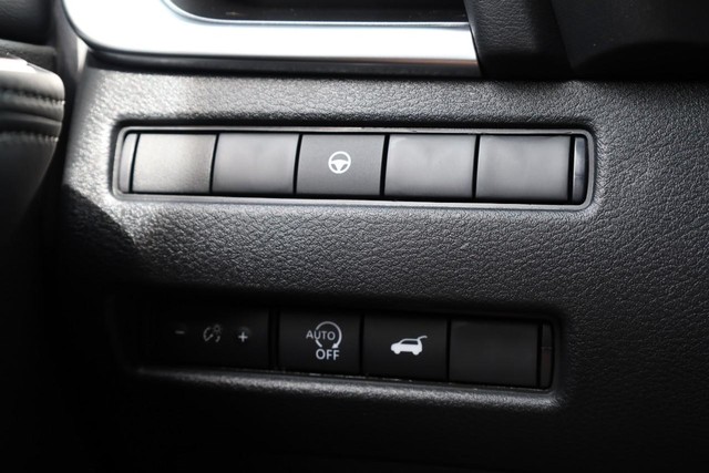 Nissan Rogue Vehicle Full-screen Gallery Image 21