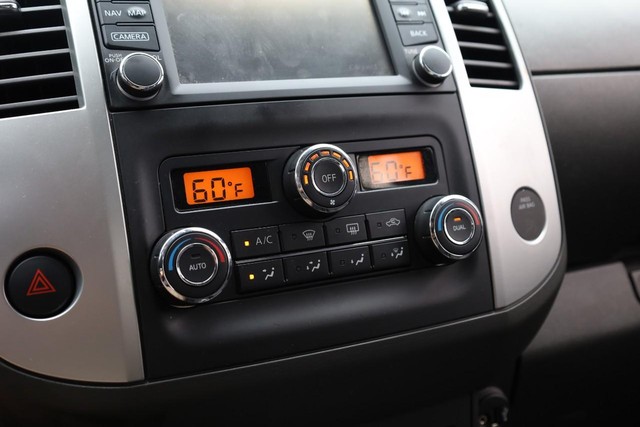Nissan Frontier Vehicle Image 12