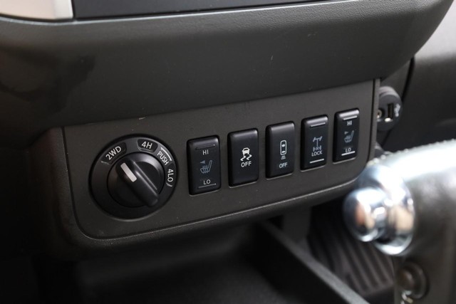 Nissan Frontier Vehicle Image 13