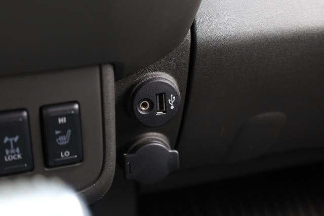 Nissan Frontier Vehicle Image 14
