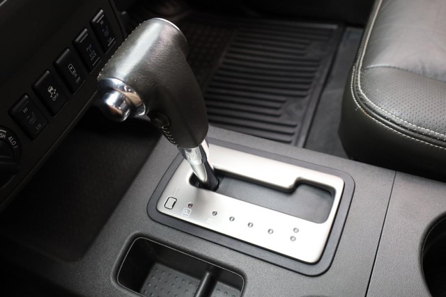 Nissan Frontier Vehicle Image 15