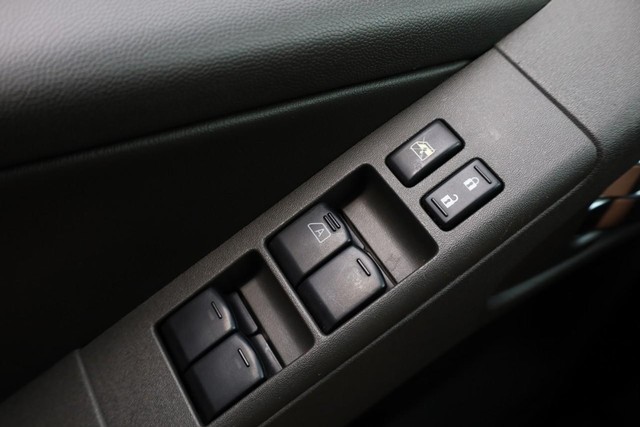 Nissan Frontier Vehicle Image 17