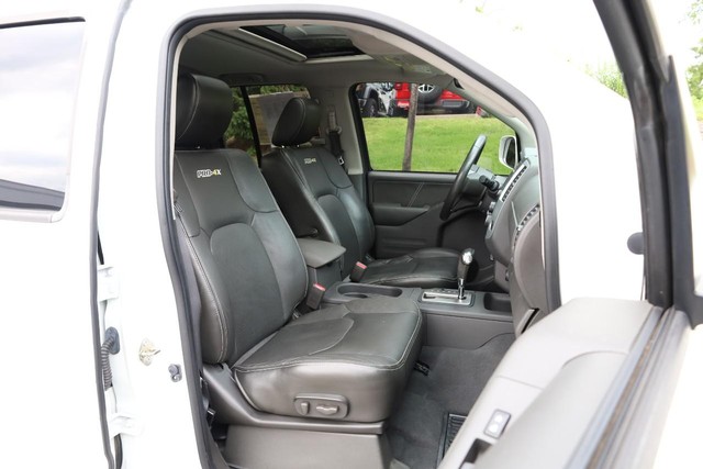 Nissan Frontier Vehicle Image 23