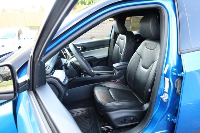 Jeep Compass Vehicle Full-screen Gallery Image 8