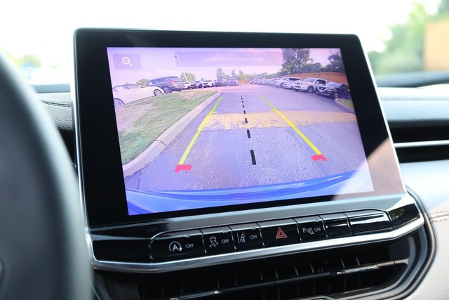 Jeep Compass Vehicle Full-screen Gallery Image 12