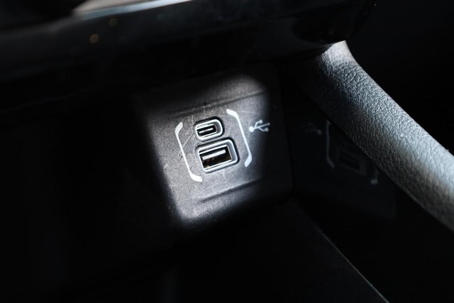 Jeep Compass Vehicle Full-screen Gallery Image 14