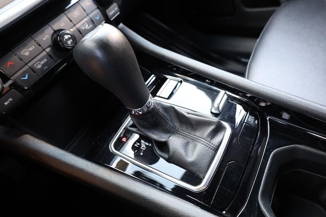 Jeep Compass Vehicle Full-screen Gallery Image 15